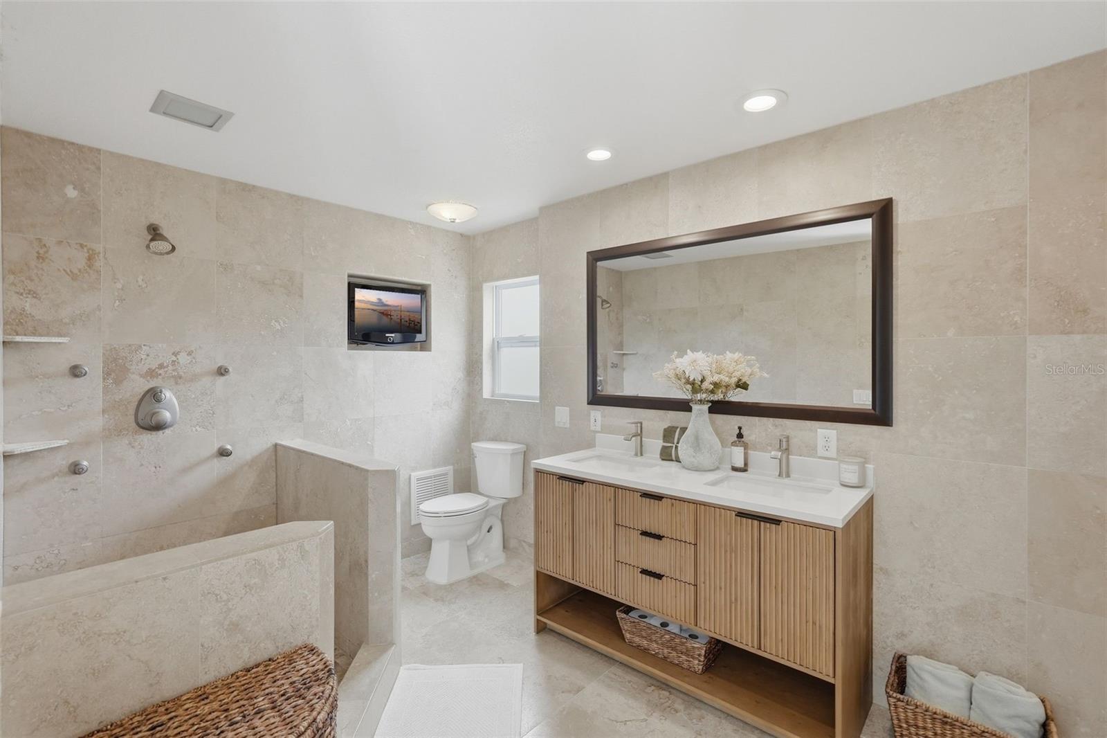 5860 BAYSHORE DR — photo 16