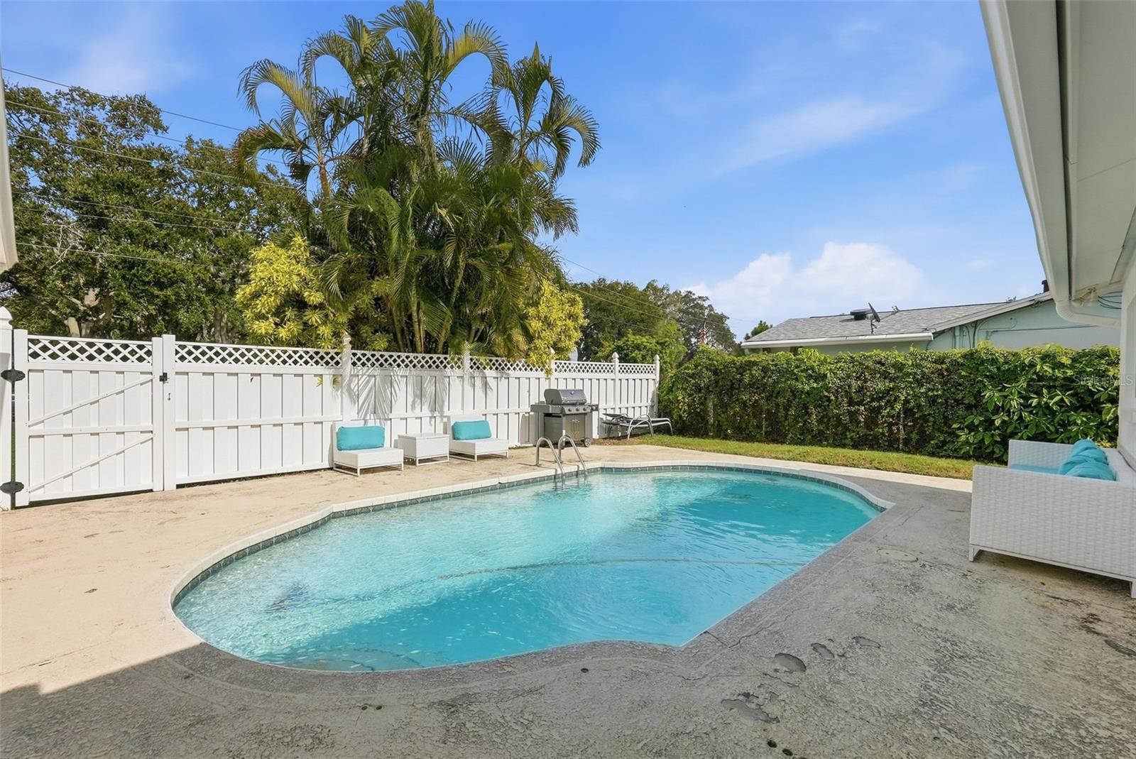5860 BAYSHORE DR — photo 25