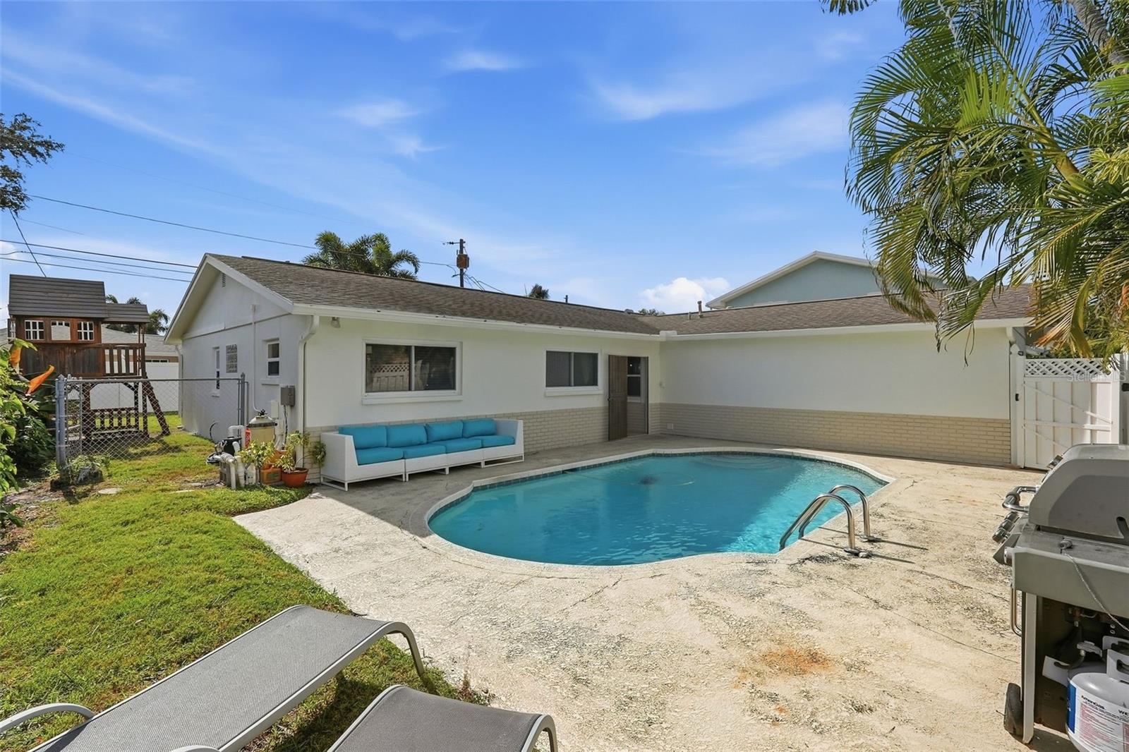 5860 BAYSHORE DR — photo 26