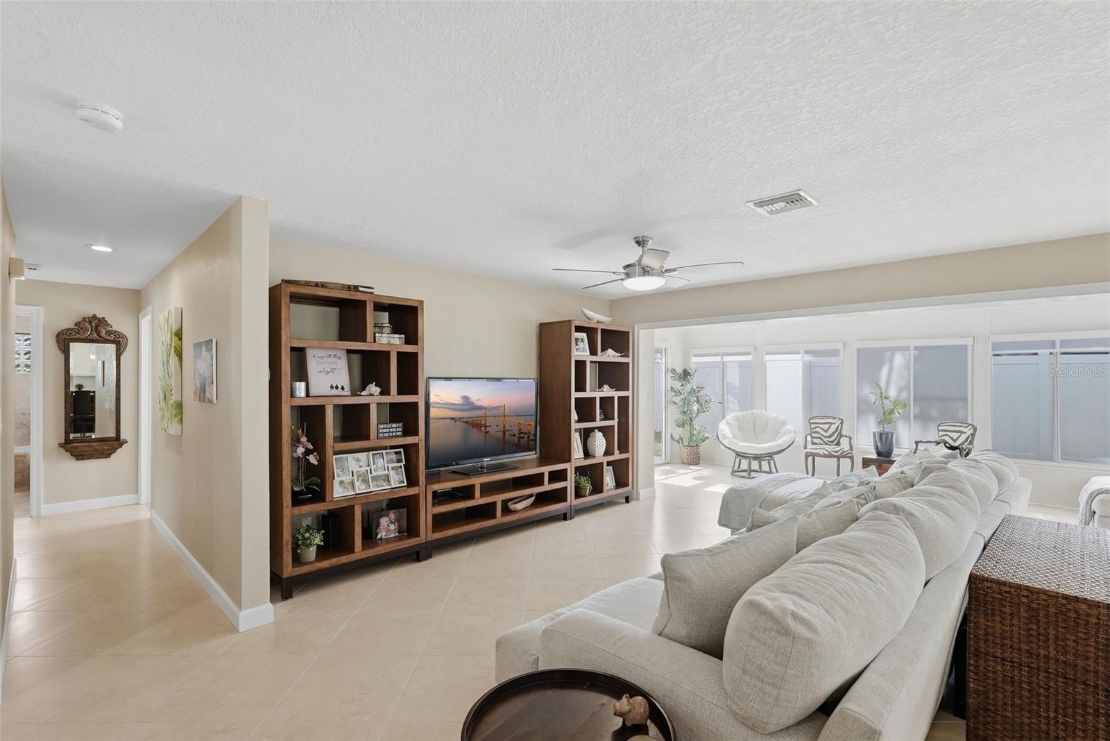 5860 BAYSHORE DR — photo 6