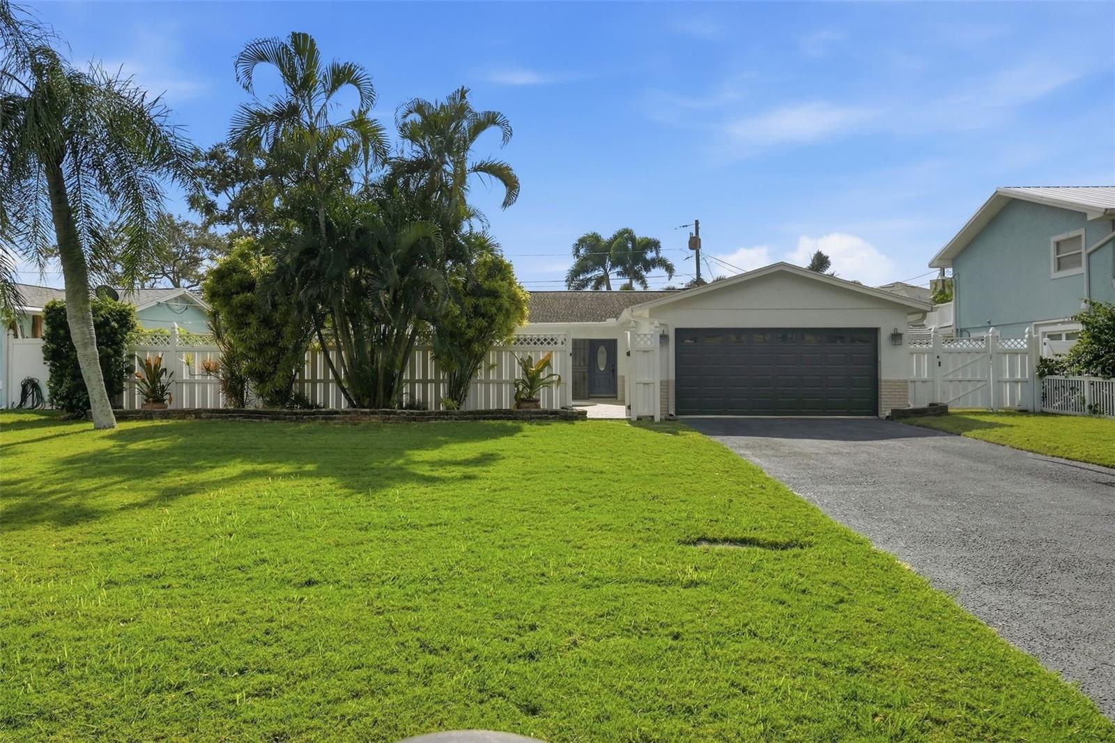 5860 BAYSHORE DR — photo 2