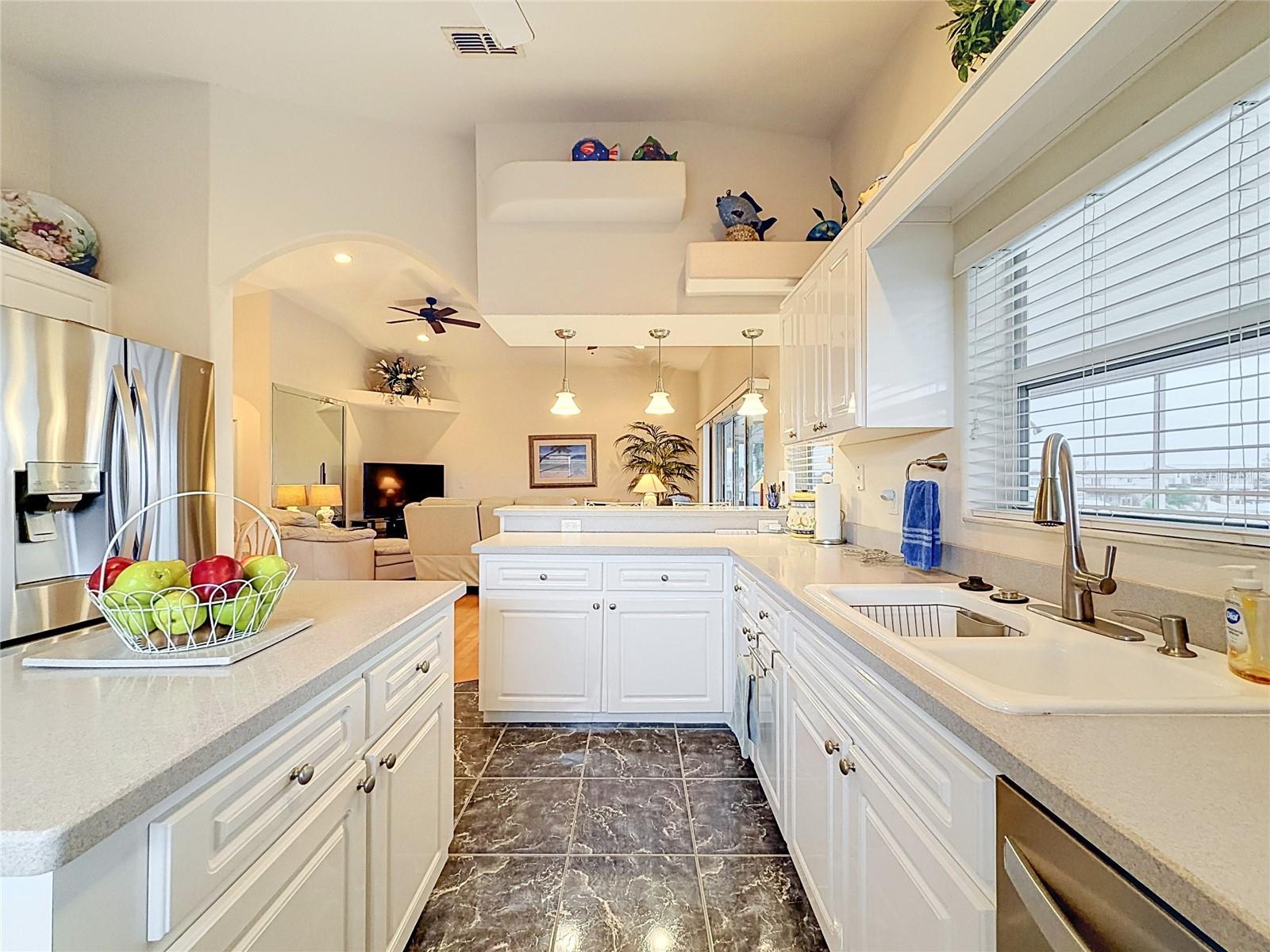 13540 MARIA DR — photo 28