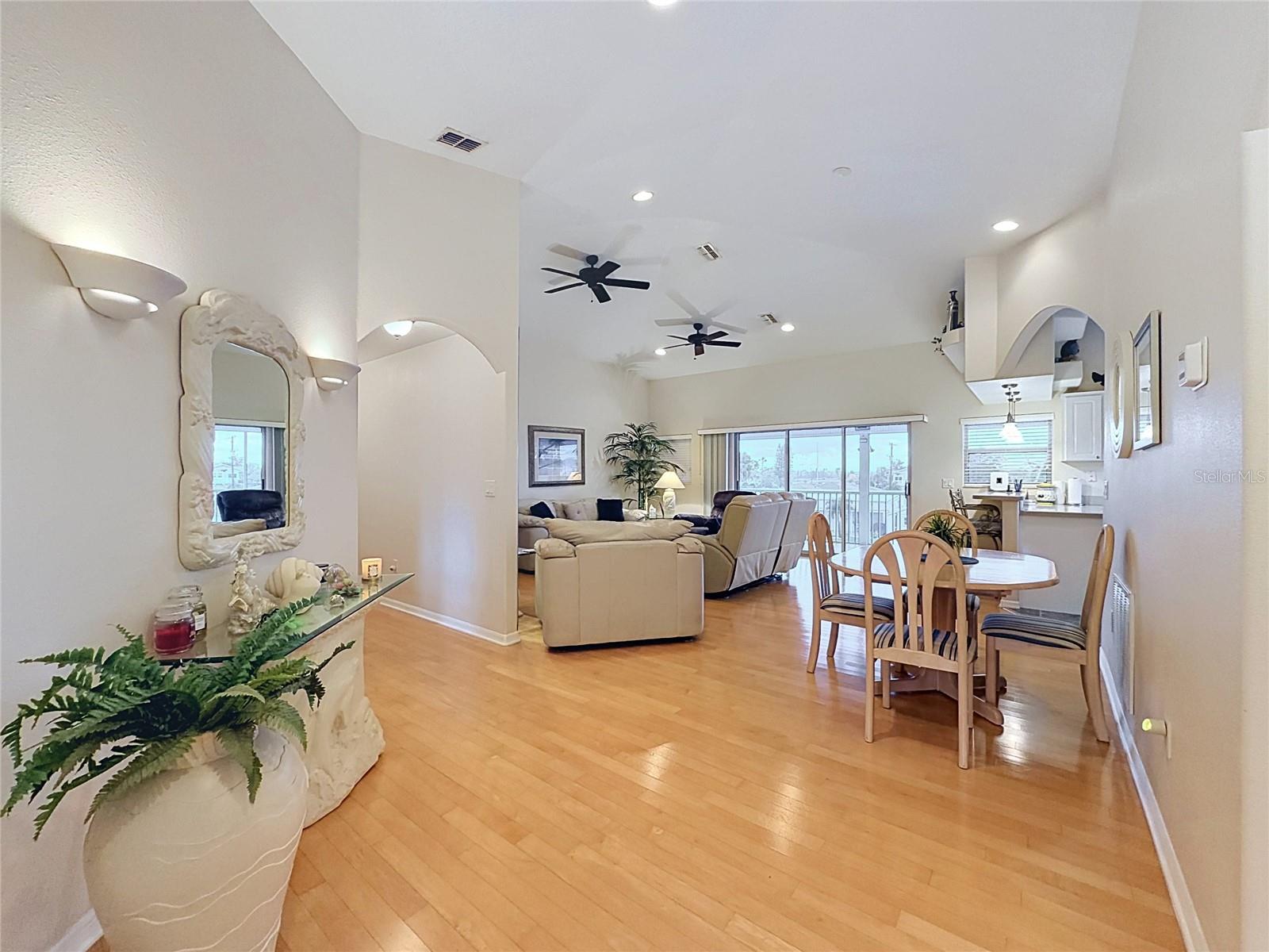 13540 MARIA DR — photo 19