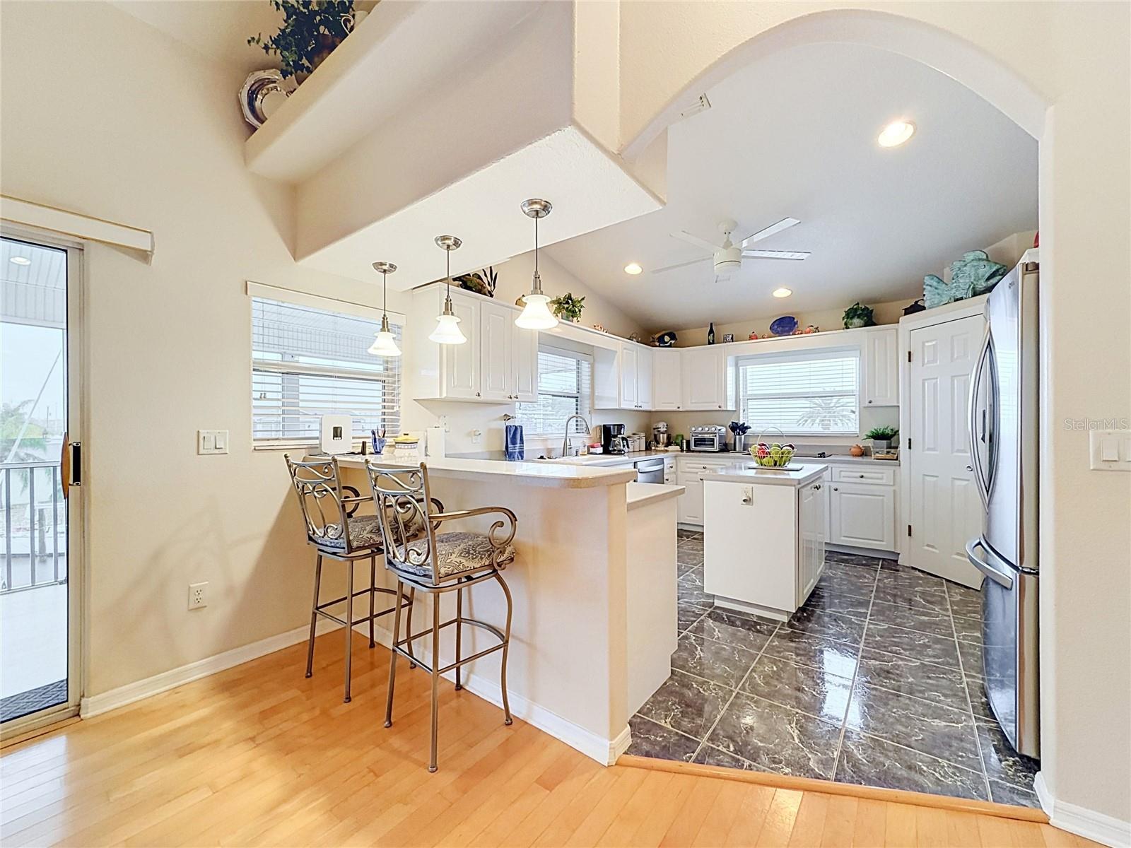 13540 MARIA DR — photo 21