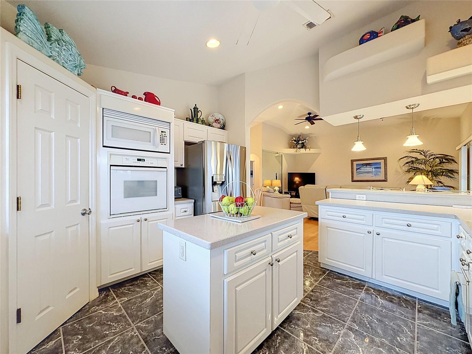13540 MARIA DR — photo 24