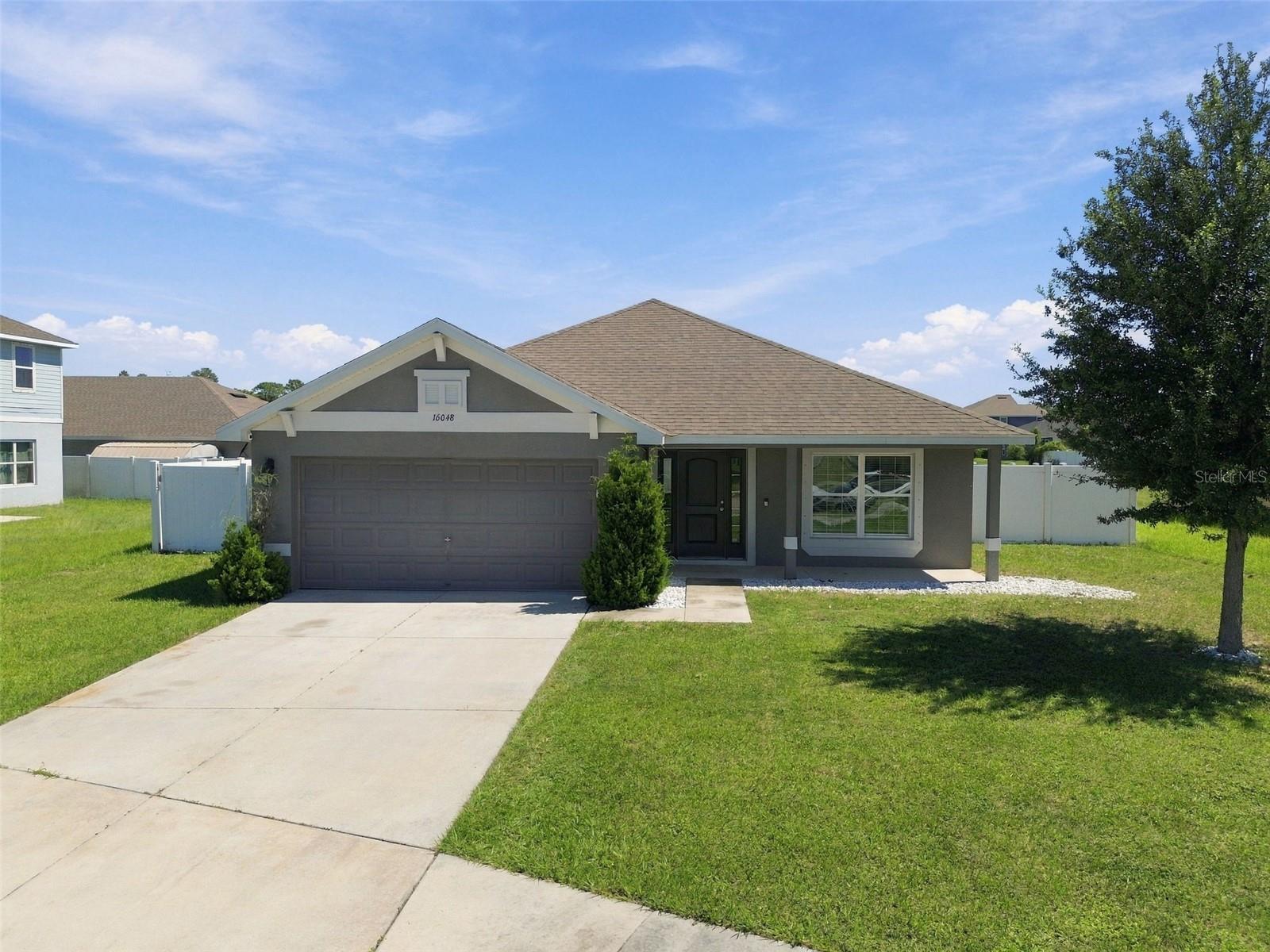 16048 SAWGRASS BREEZE AVE — photo 62