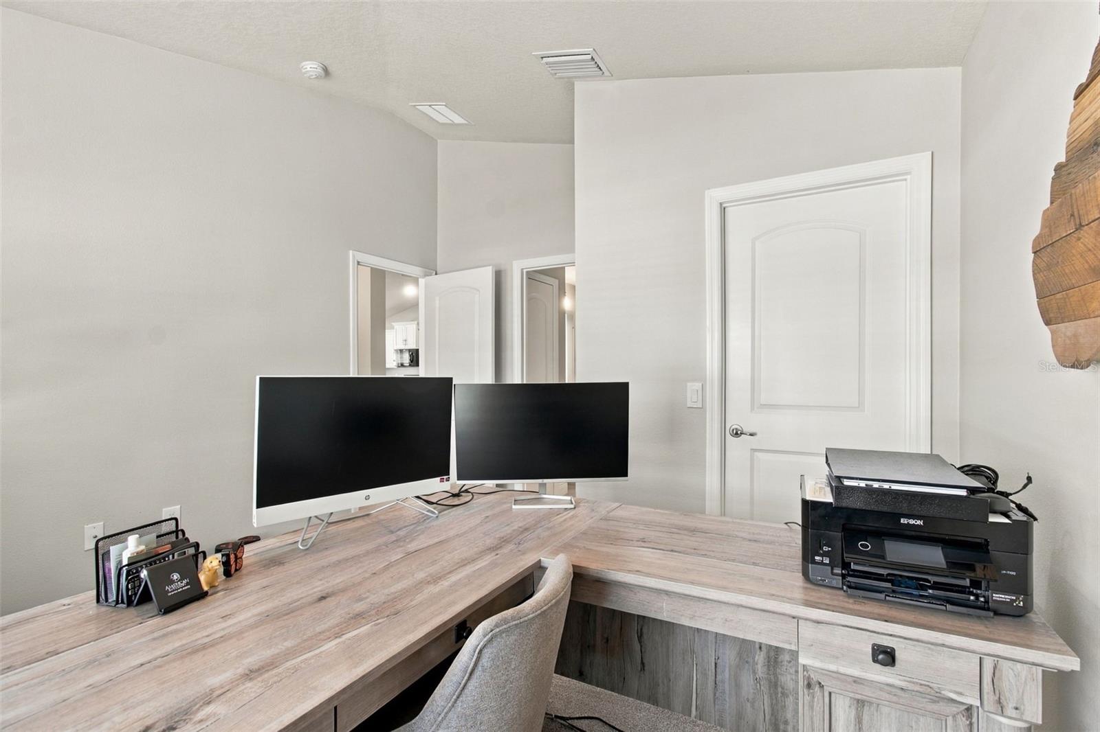 16048 SAWGRASS BREEZE AVE — photo 36