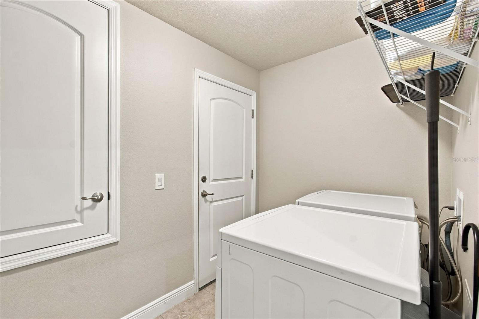 16048 SAWGRASS BREEZE AVE — photo 24