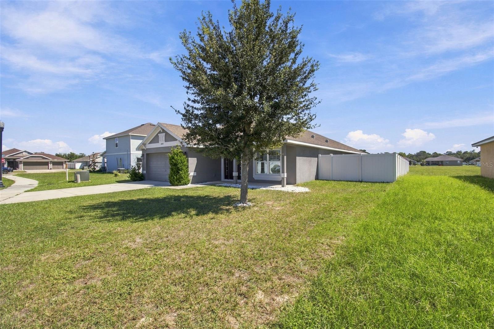 16048 SAWGRASS BREEZE AVE — photo 4
