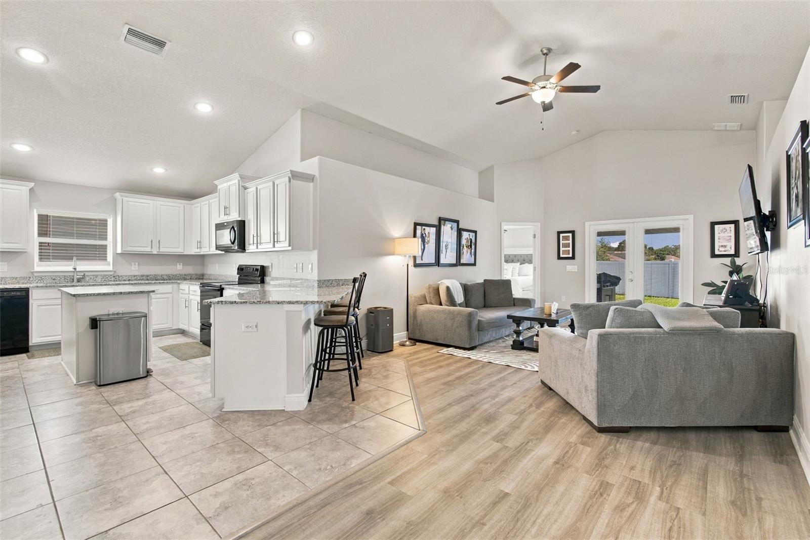 16048 SAWGRASS BREEZE AVE — photo 15