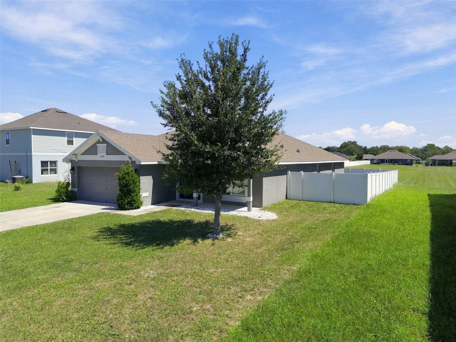 16048 SAWGRASS BREEZE AVE — photo 64