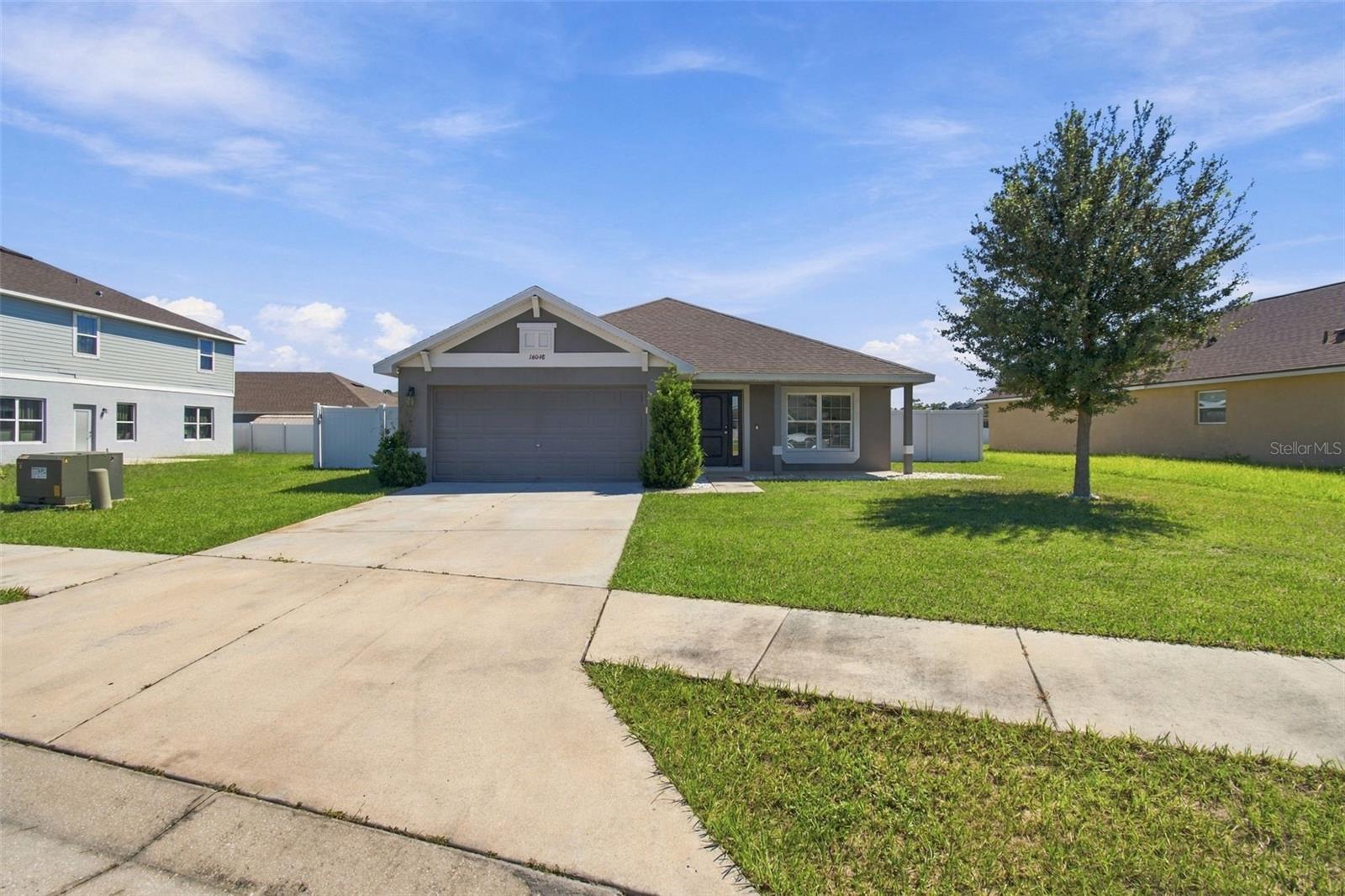 16048 SAWGRASS BREEZE AVE — photo 2