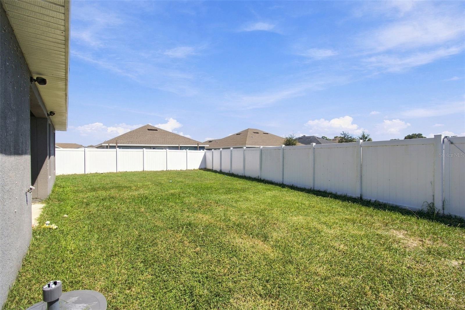 16048 SAWGRASS BREEZE AVE — photo 59