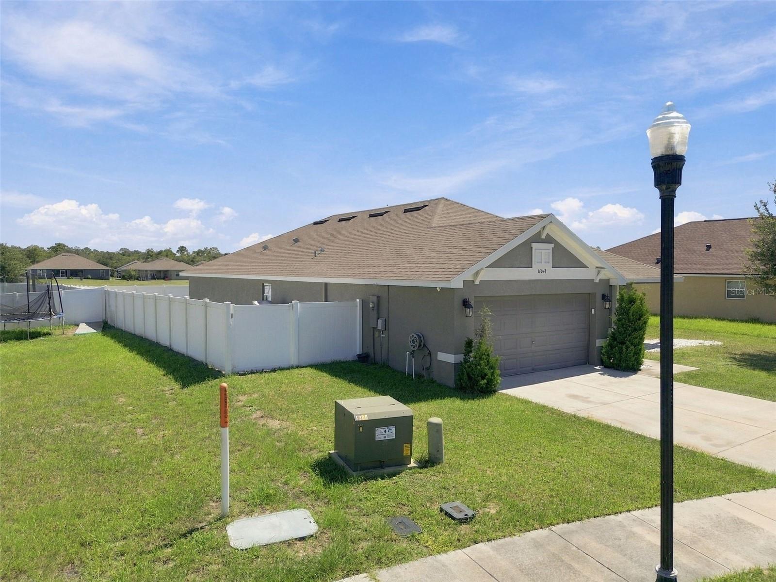 16048 SAWGRASS BREEZE AVE — photo 63