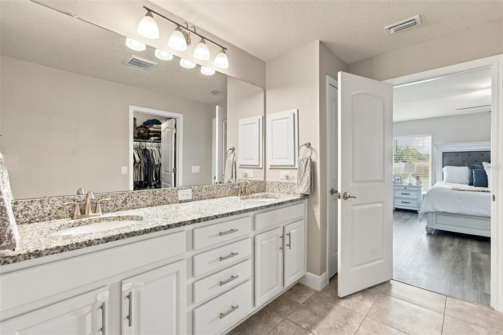16048 SAWGRASS BREEZE AVE — photo 53