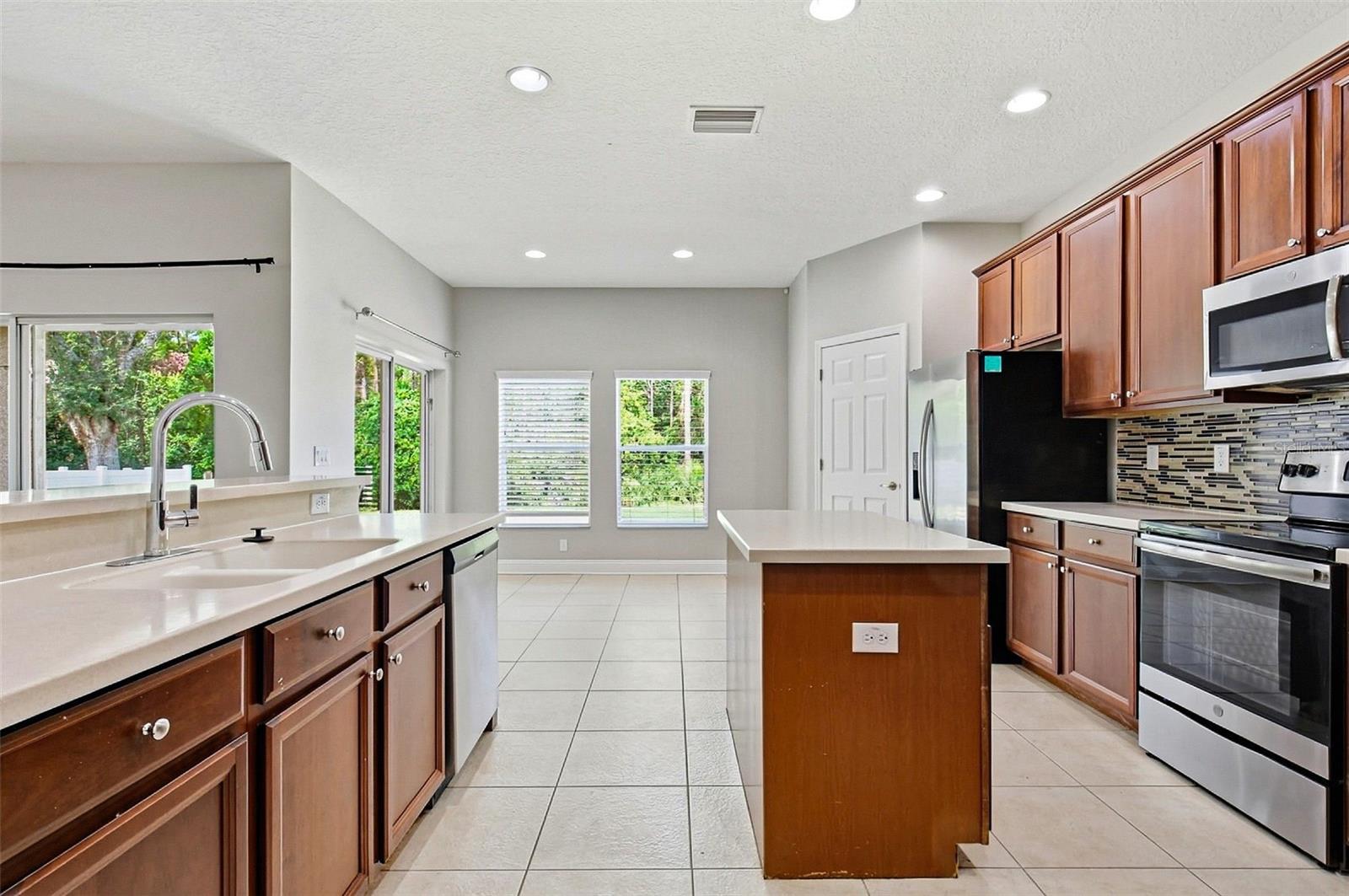 11123 OYSTER BAY CIR — photo 18