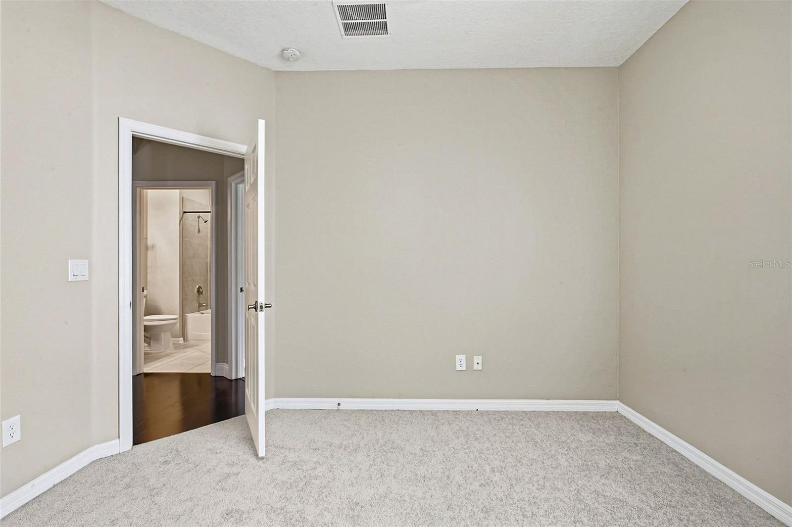 11123 OYSTER BAY CIR — photo 36