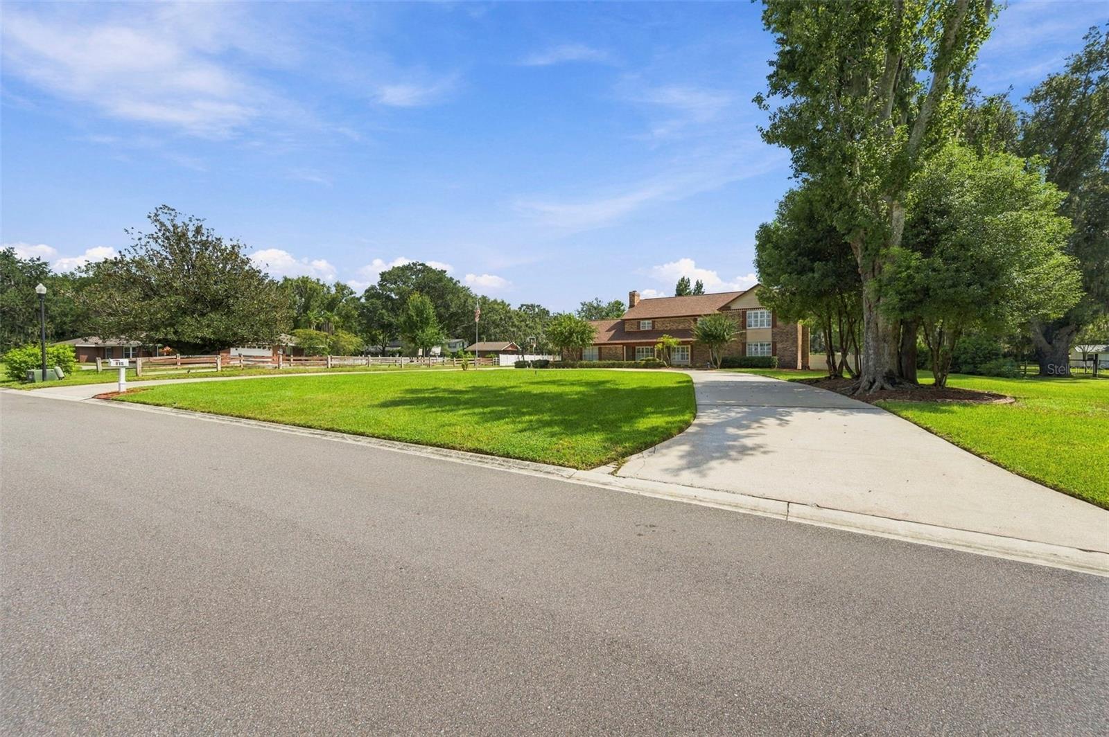 115 HICKORY CREEK DR — photo 8