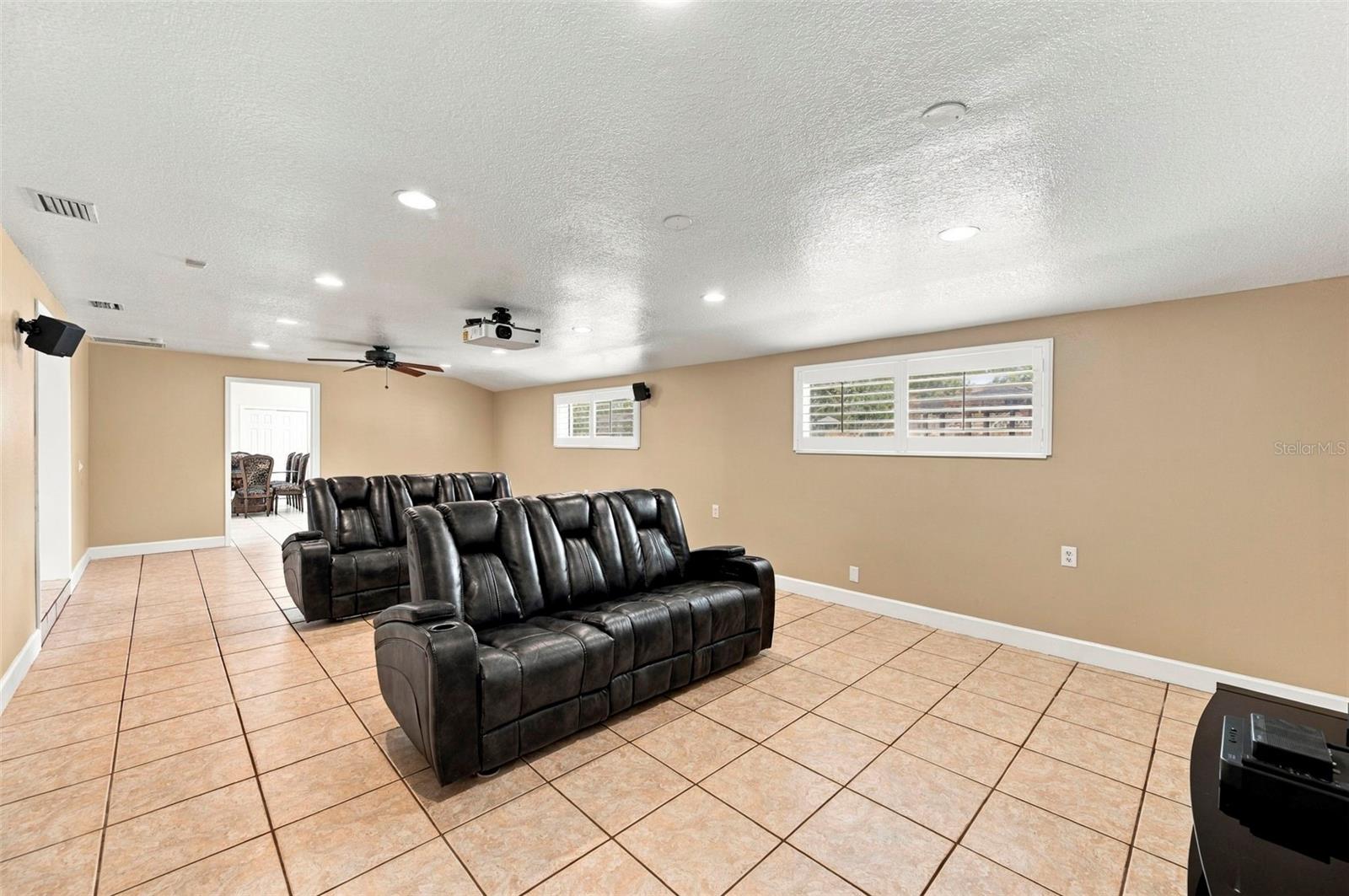 115 HICKORY CREEK DR — photo 30