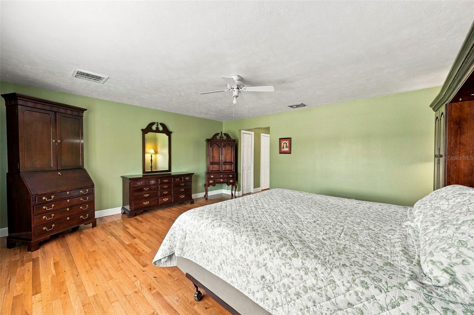115 HICKORY CREEK DR — photo 41