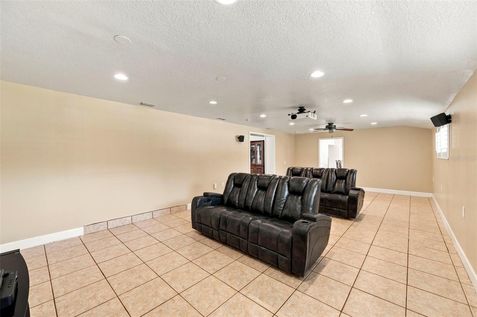 115 HICKORY CREEK DR — photo 31