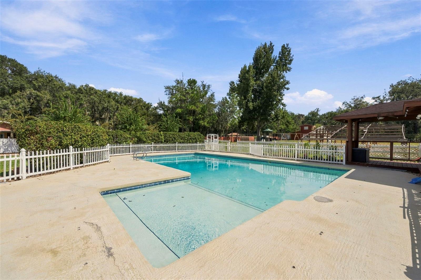 115 HICKORY CREEK DR — photo 69