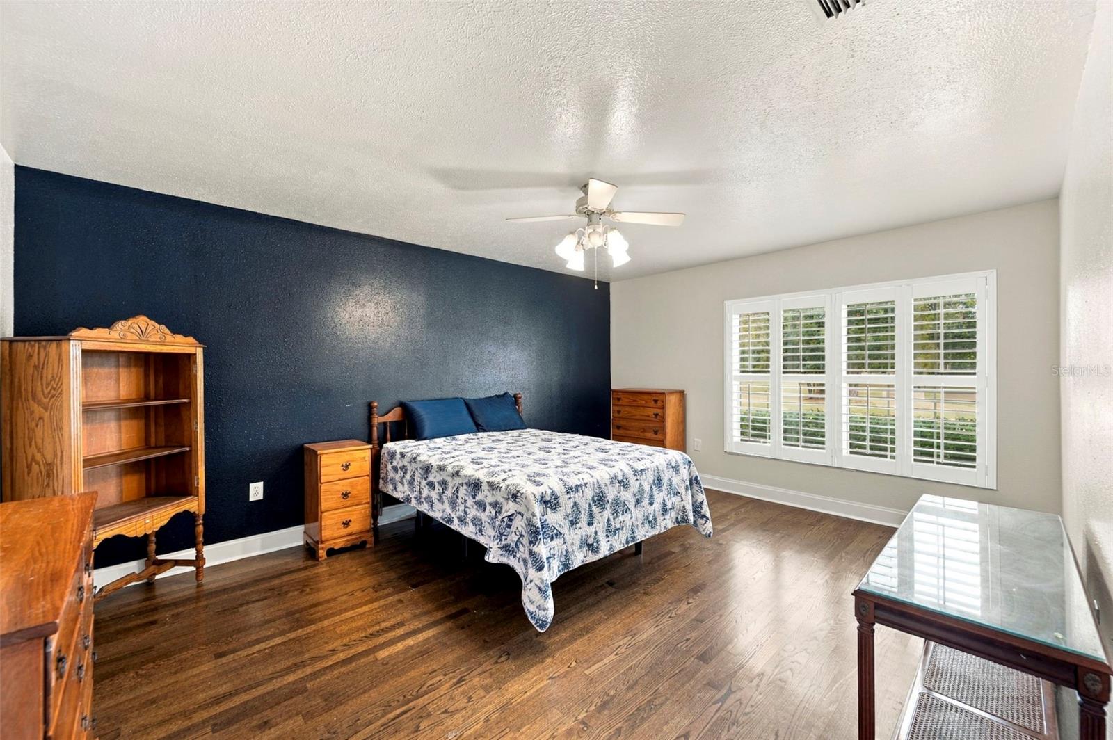 115 HICKORY CREEK DR — photo 32