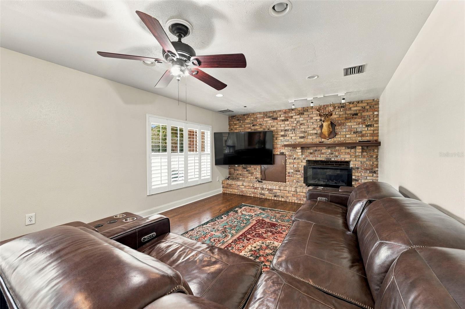 115 HICKORY CREEK DR — photo 15