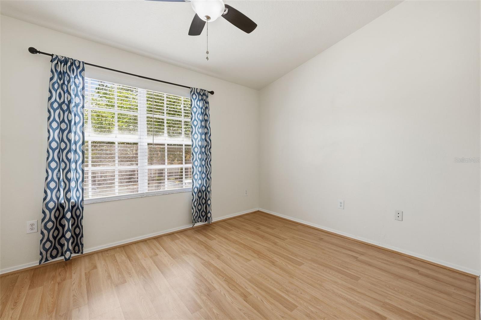 1141 KENNEWICK CT — photo 18