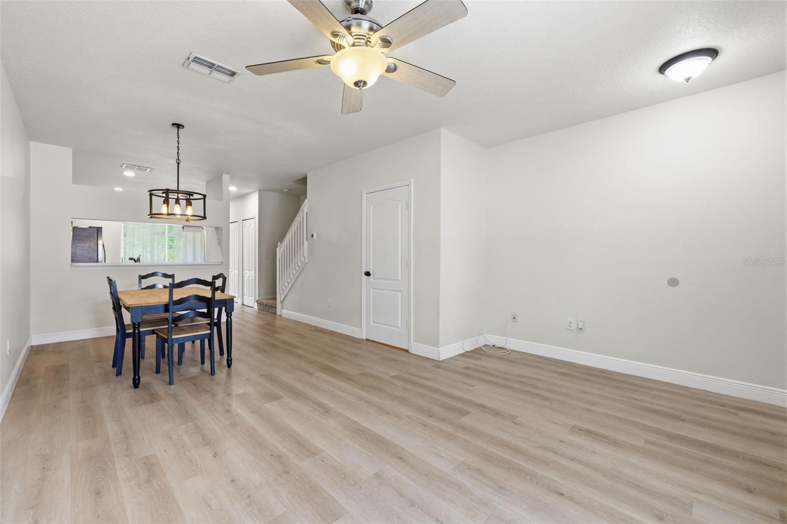 1141 KENNEWICK CT — photo 4