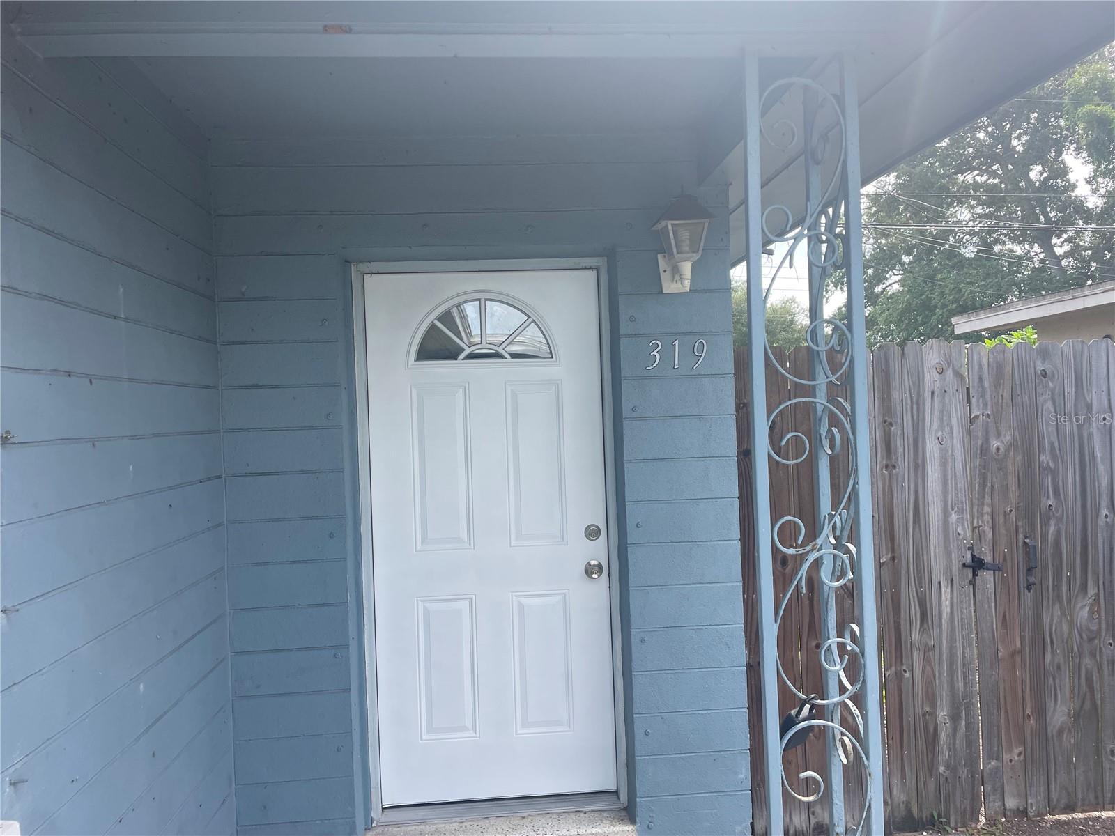 319 N JUPITER AVE — photo 2