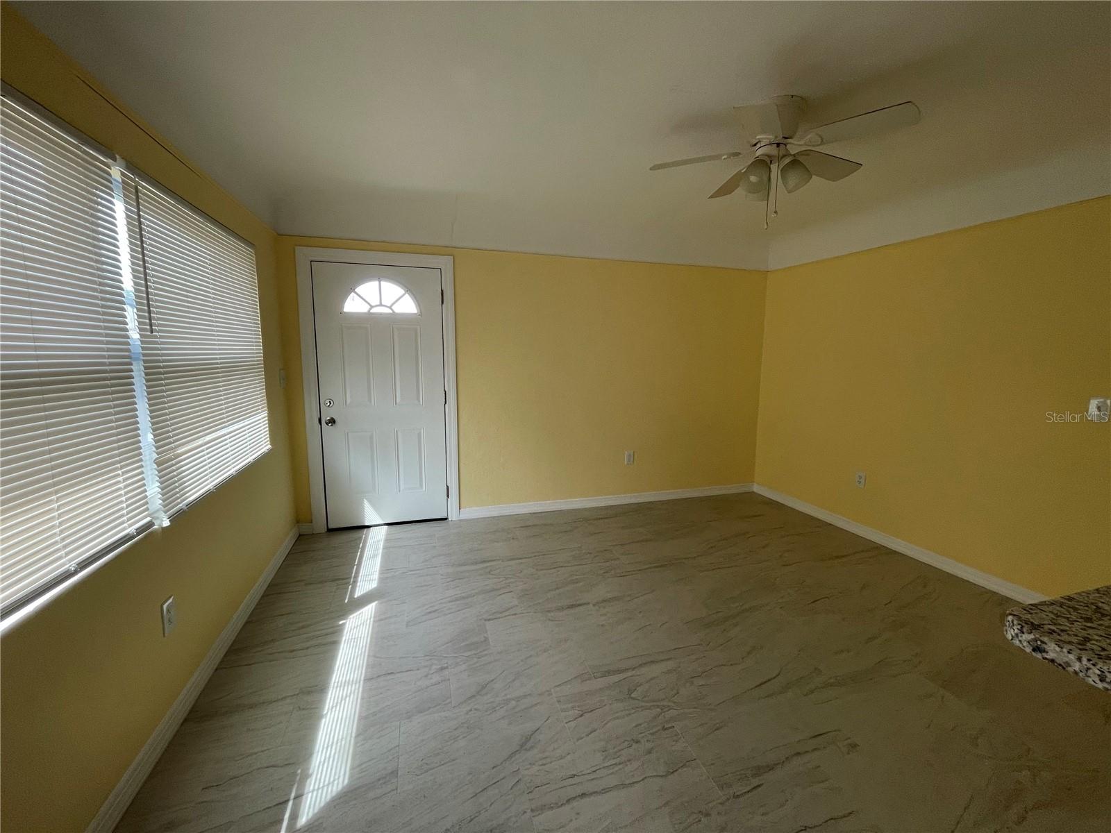 319 N JUPITER AVE — photo 5