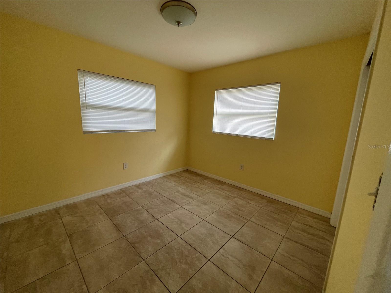 319 N JUPITER AVE — photo 7