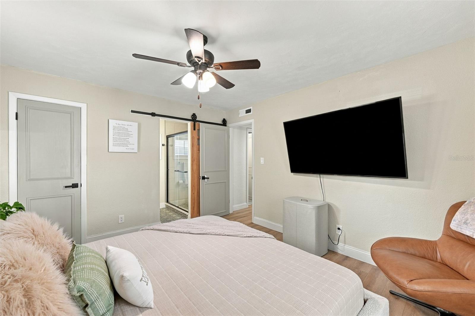 125 SIOBHAN AVE — photo 35
