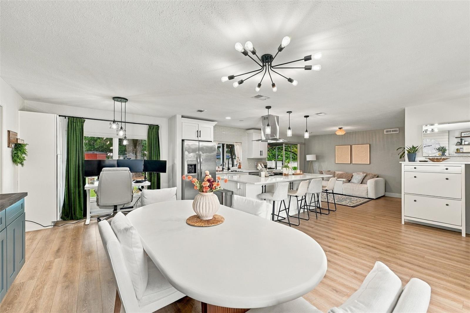 125 SIOBHAN AVE — photo 20
