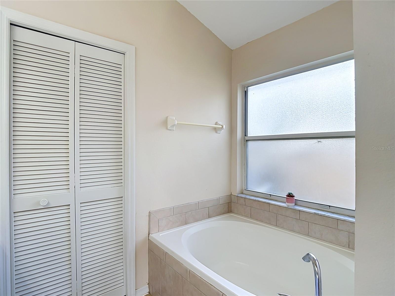 5818 AZURE DR — photo 37