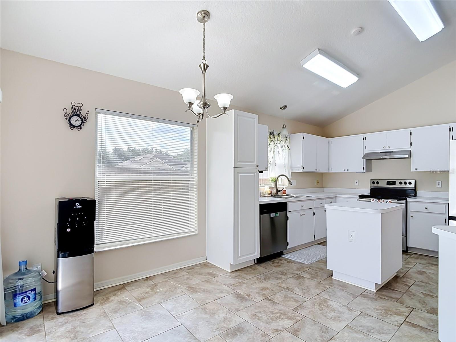 5818 AZURE DR — photo 23