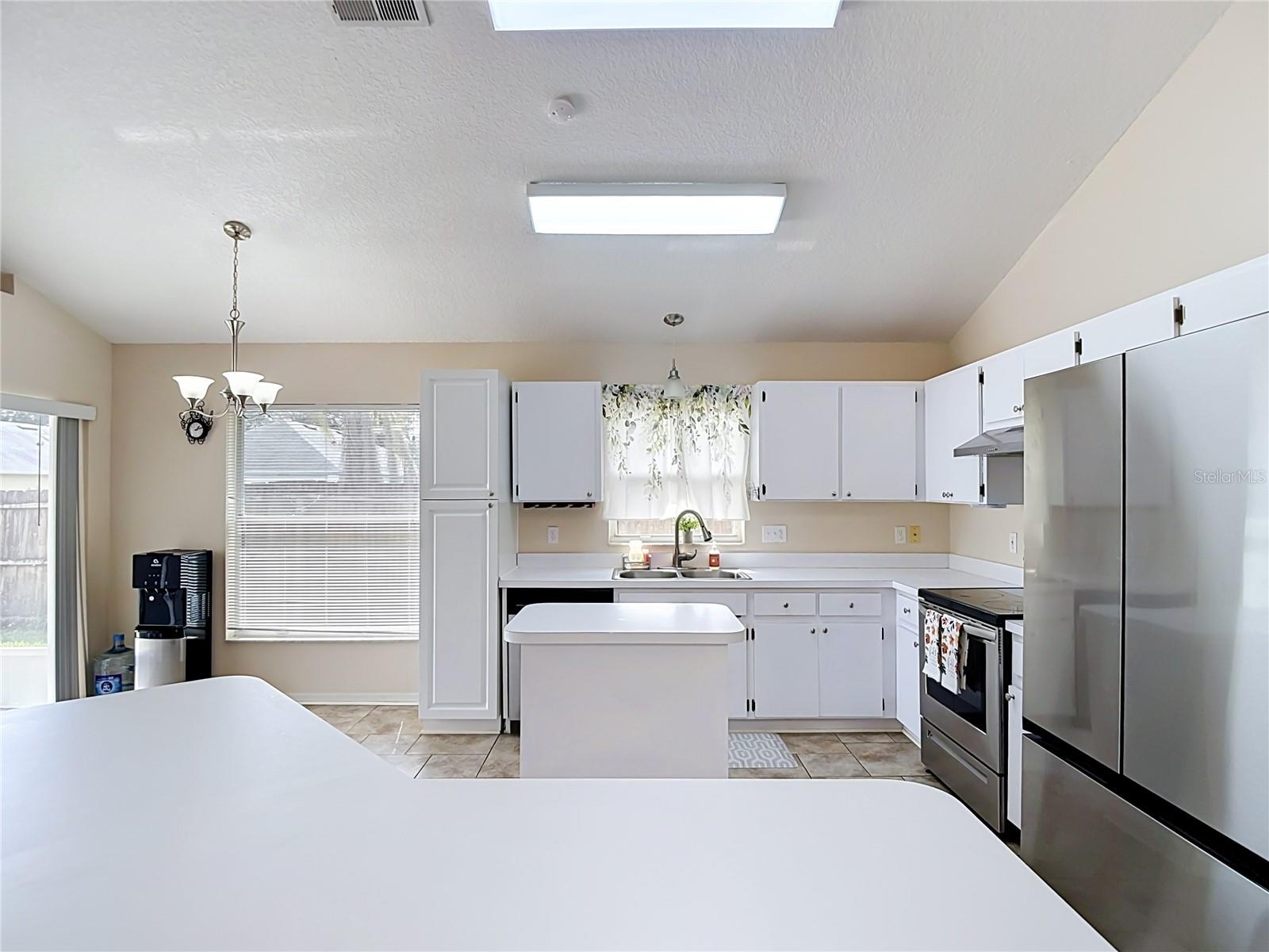 5818 AZURE DR — photo 12