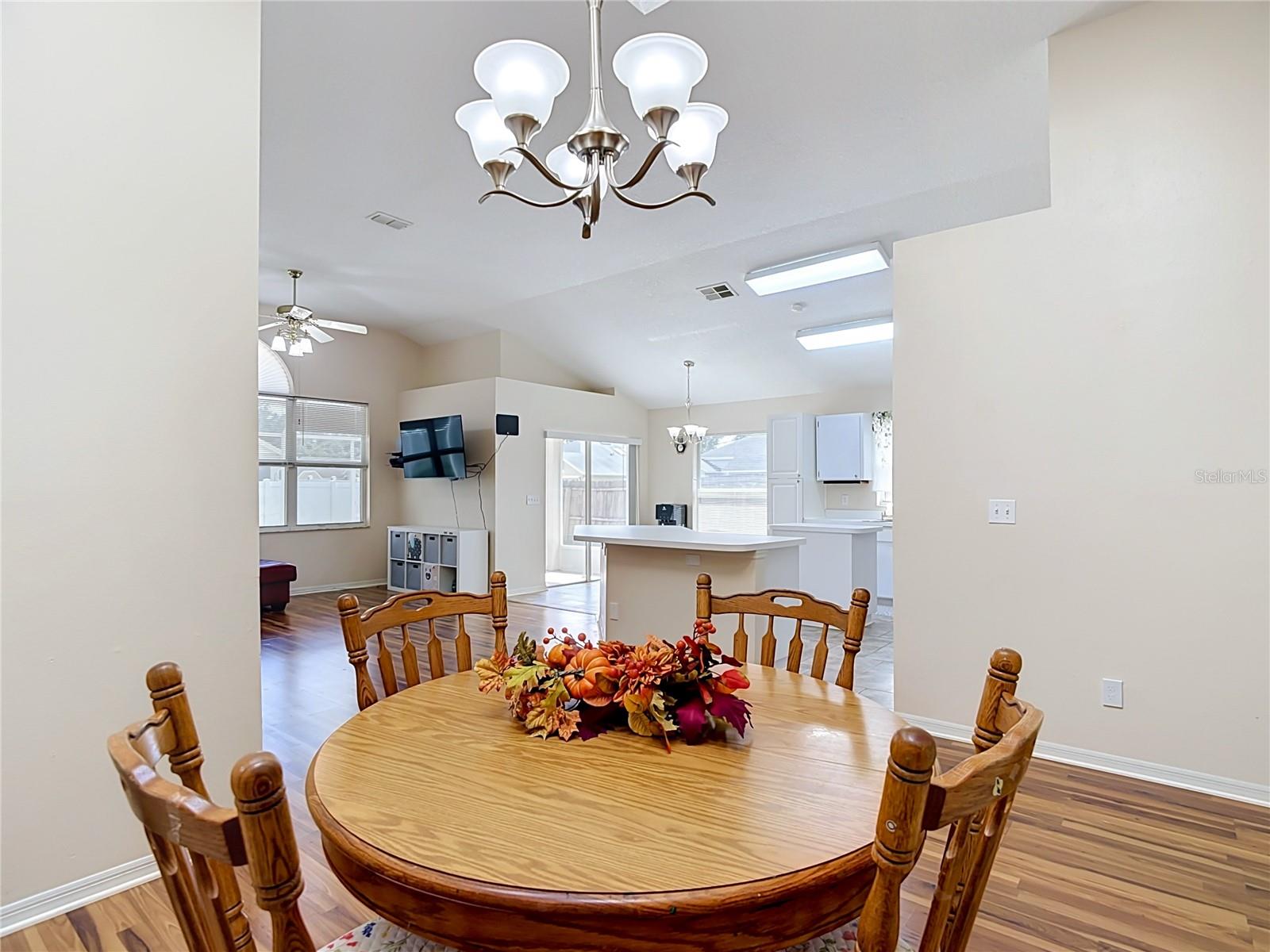 5818 AZURE DR — photo 9
