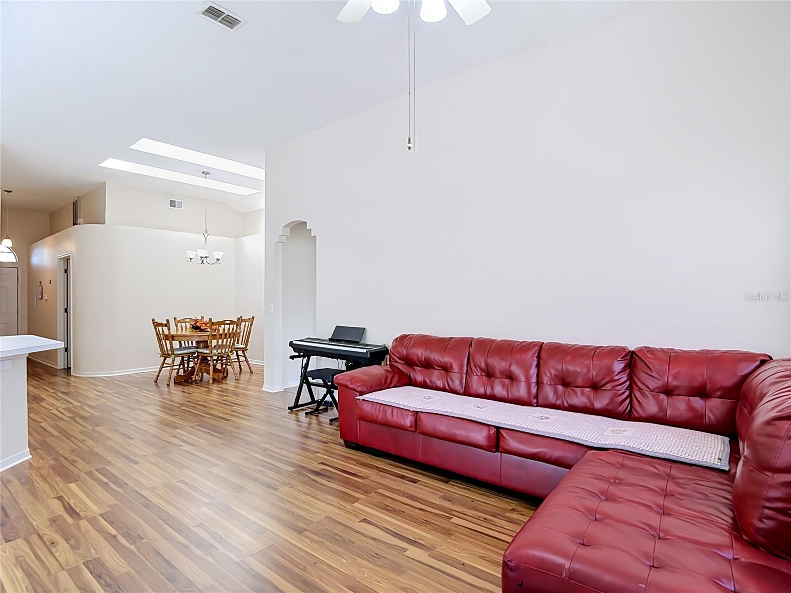 5818 AZURE DR — photo 27