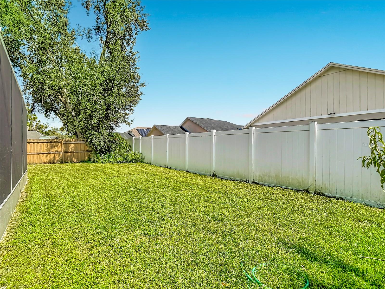 5818 AZURE DR — photo 59