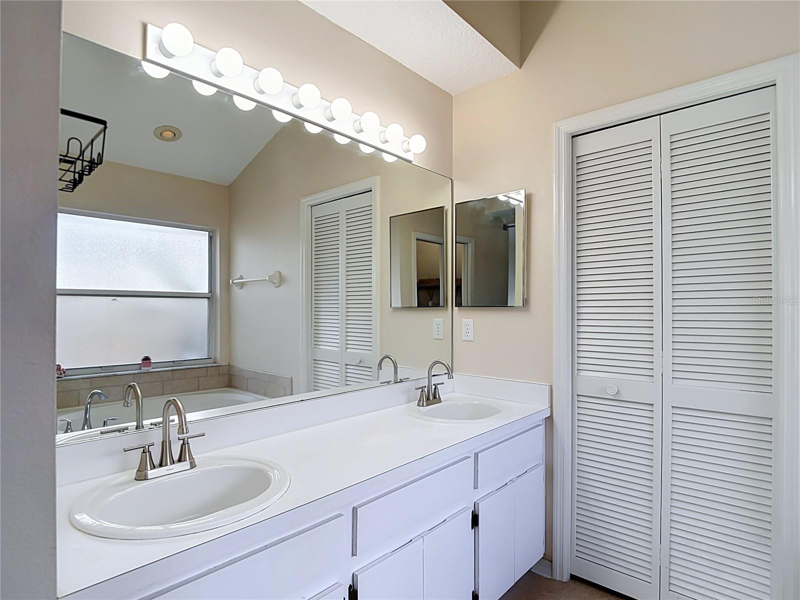 5818 AZURE DR — photo 36