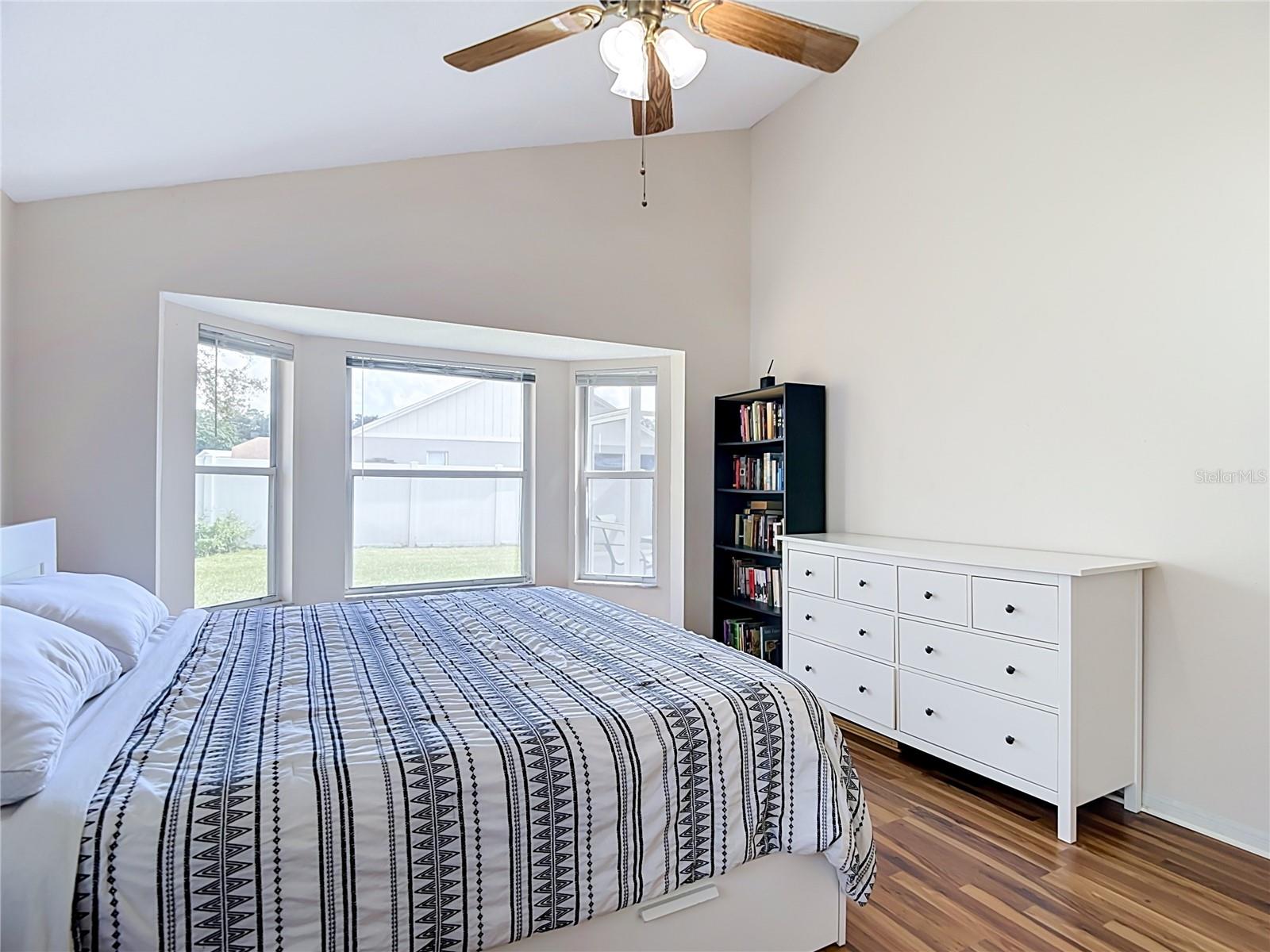 5818 AZURE DR — photo 30