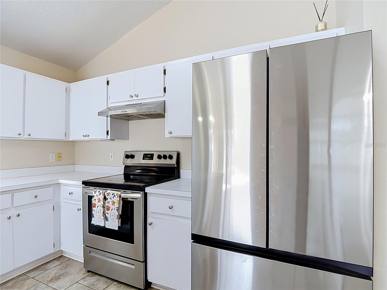 5818 AZURE DR — photo 14