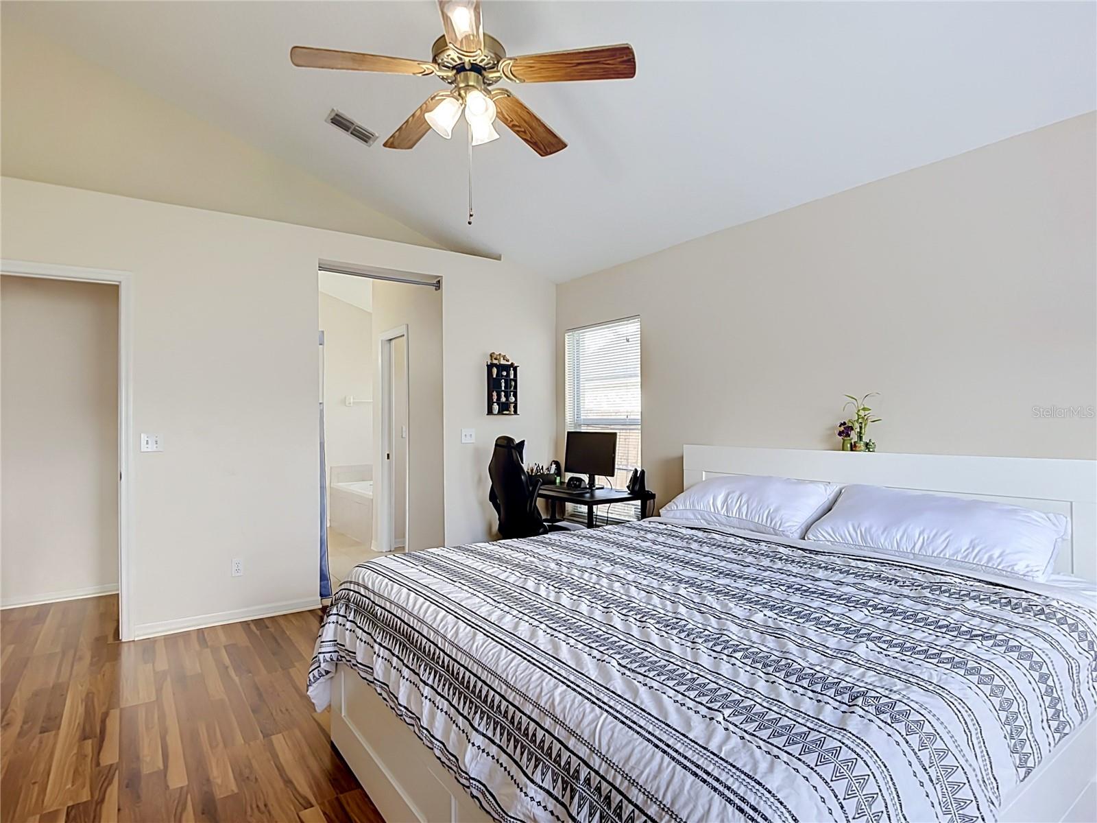5818 AZURE DR — photo 33