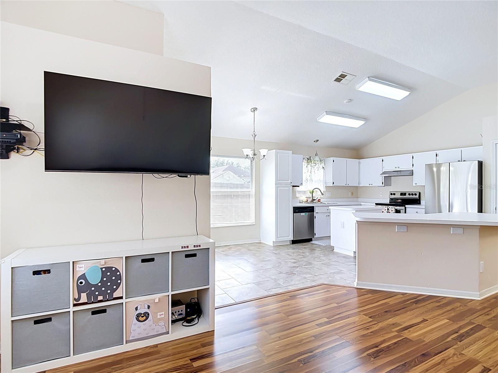 5818 AZURE DR — photo 29