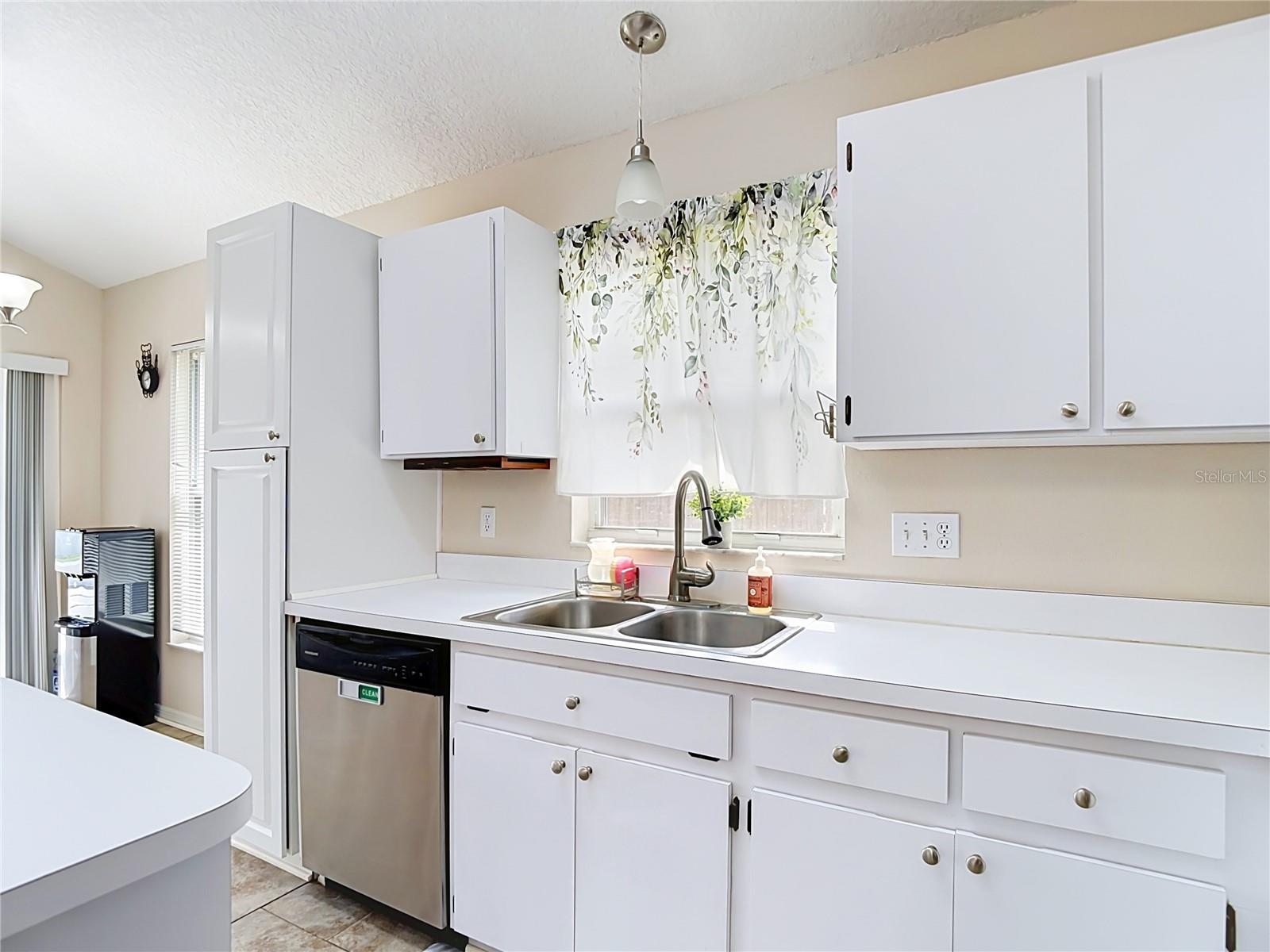 5818 AZURE DR — photo 16