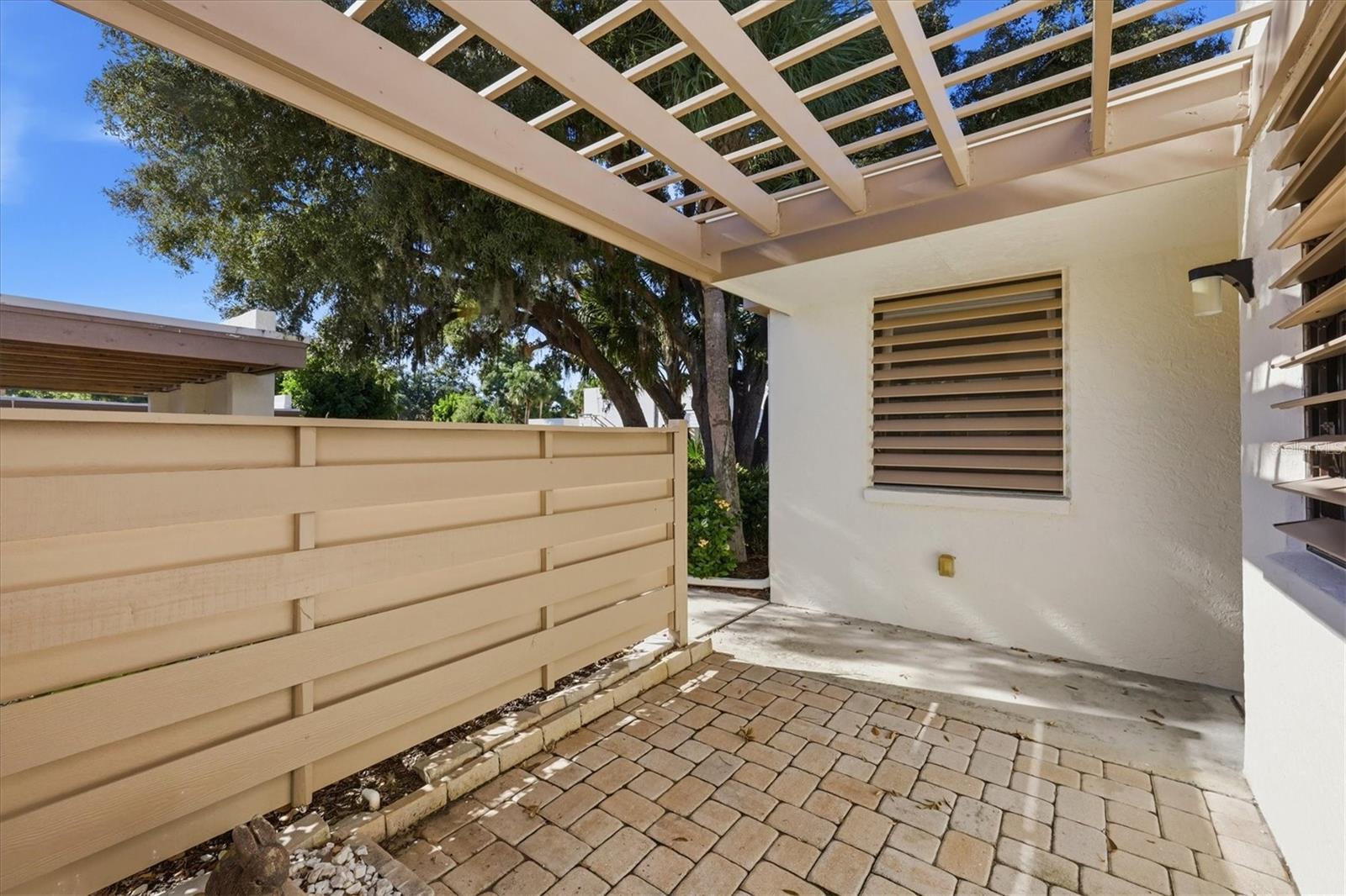 753 OAKVIEW DR — photo 3