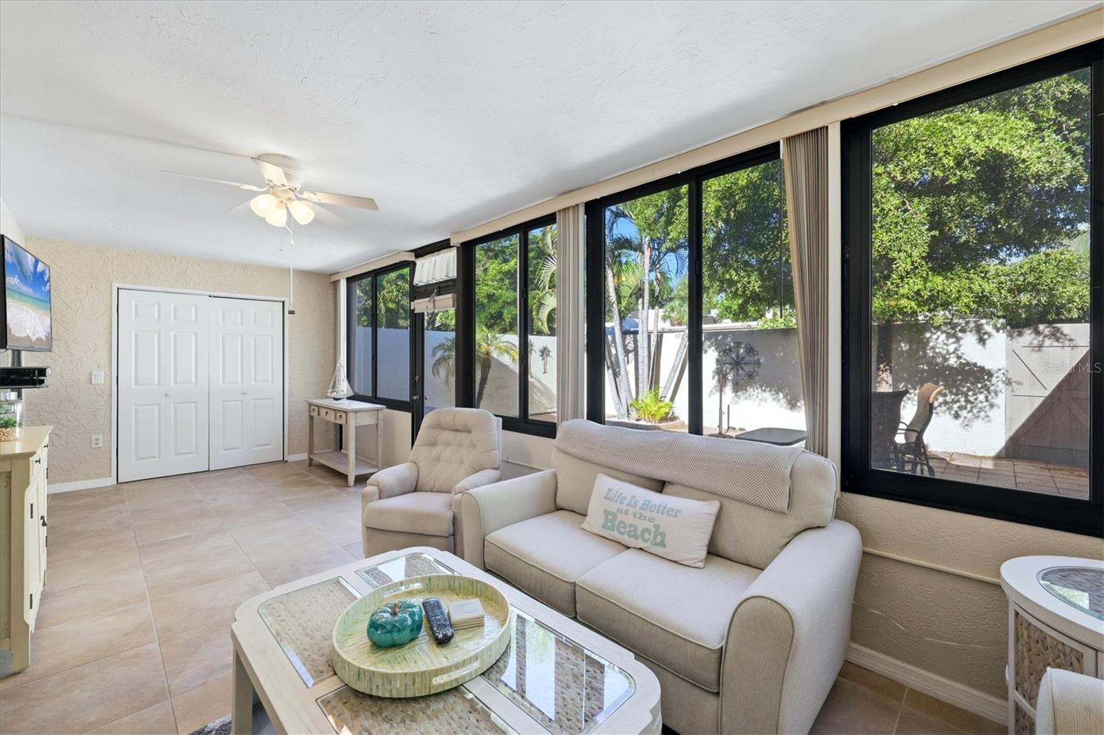 753 OAKVIEW DR — photo 24
