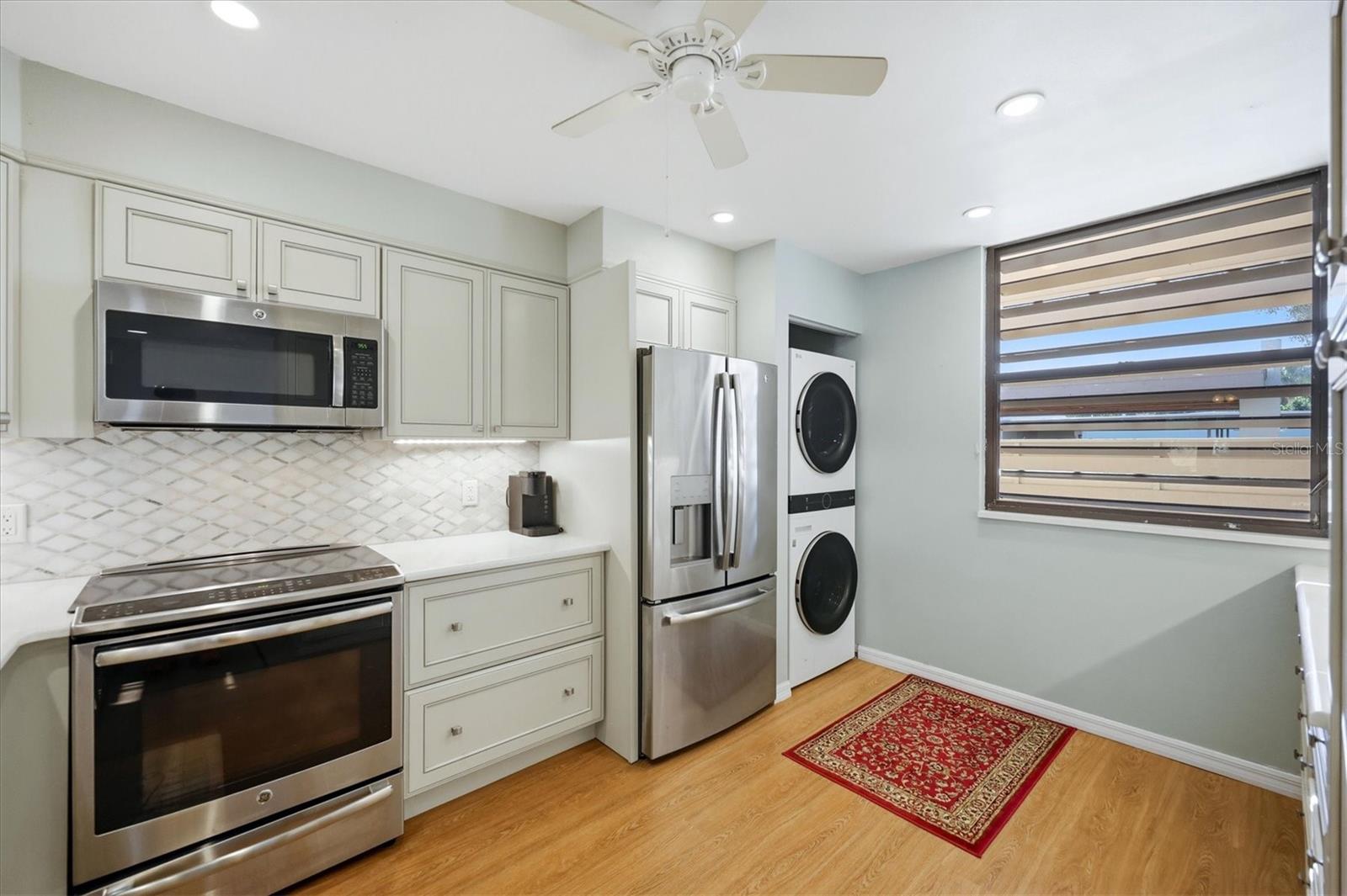753 OAKVIEW DR — photo 15